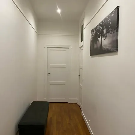 Grand De 120 M2 A 5 Minutes Du Metro 7 Lits *